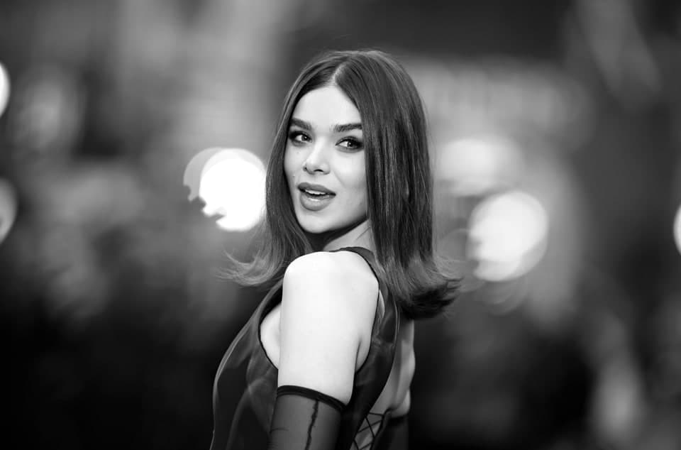 Hailee Steinfeld AI persona voice preview — VocalMask