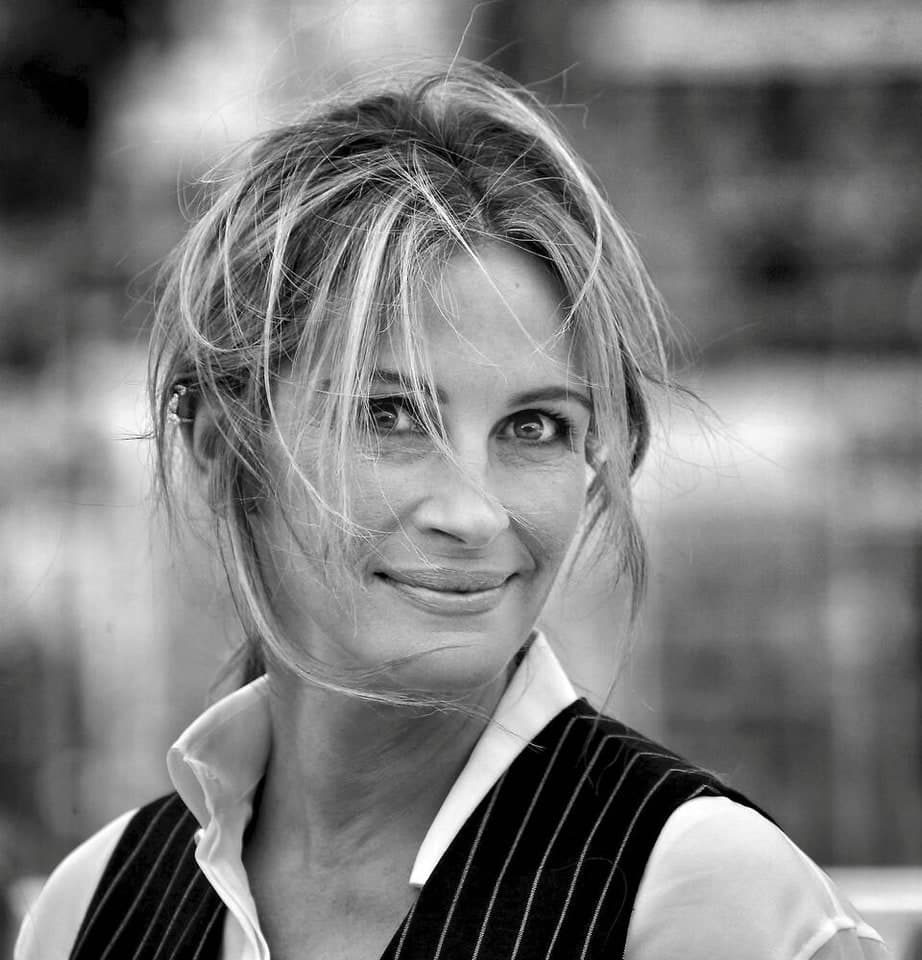 Julia Roberts AI persona voice preview — VocalMask